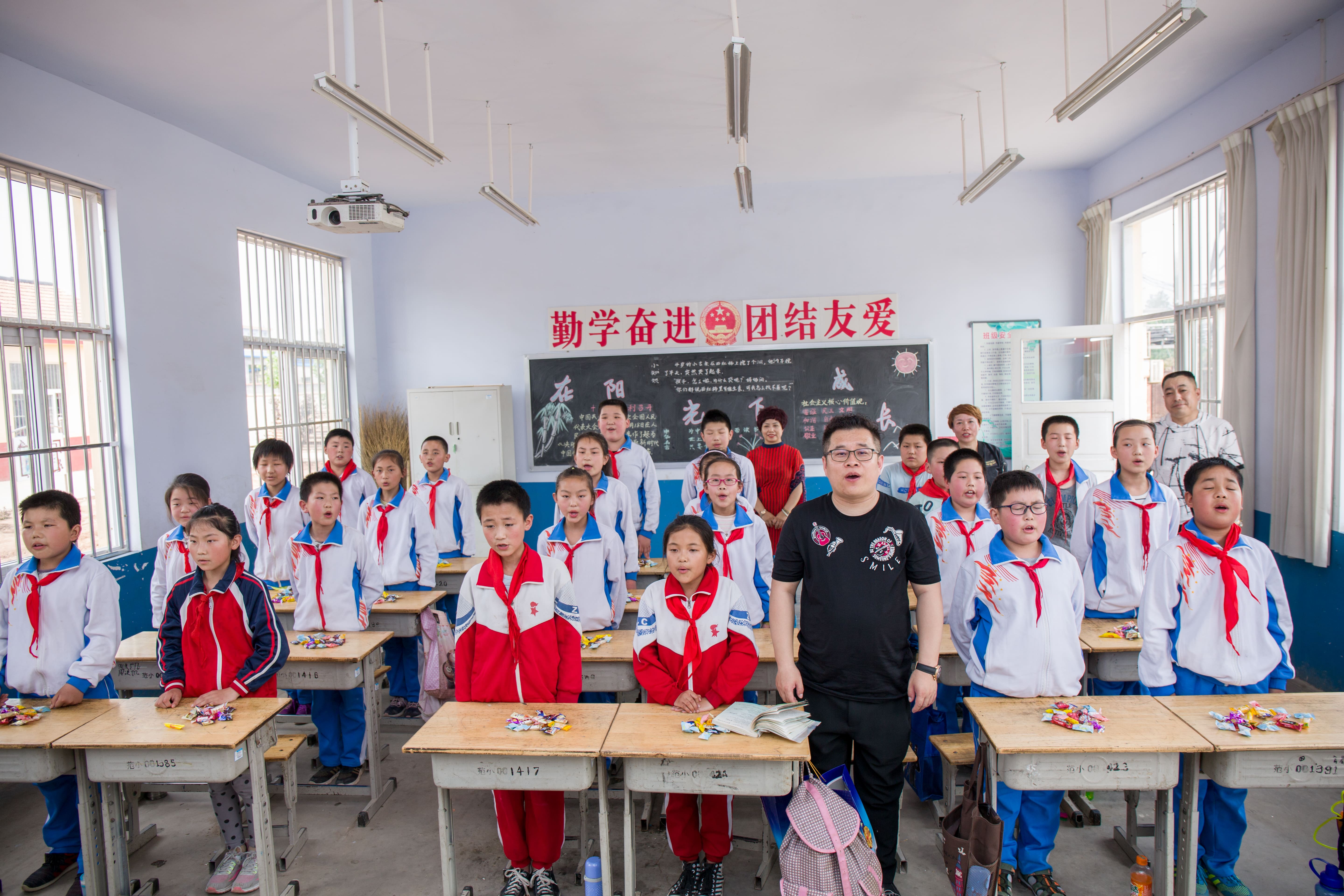 第142所 诸城市贾悦镇范家官庄九州官方网站平台（中国）官方网站鹿永波小学