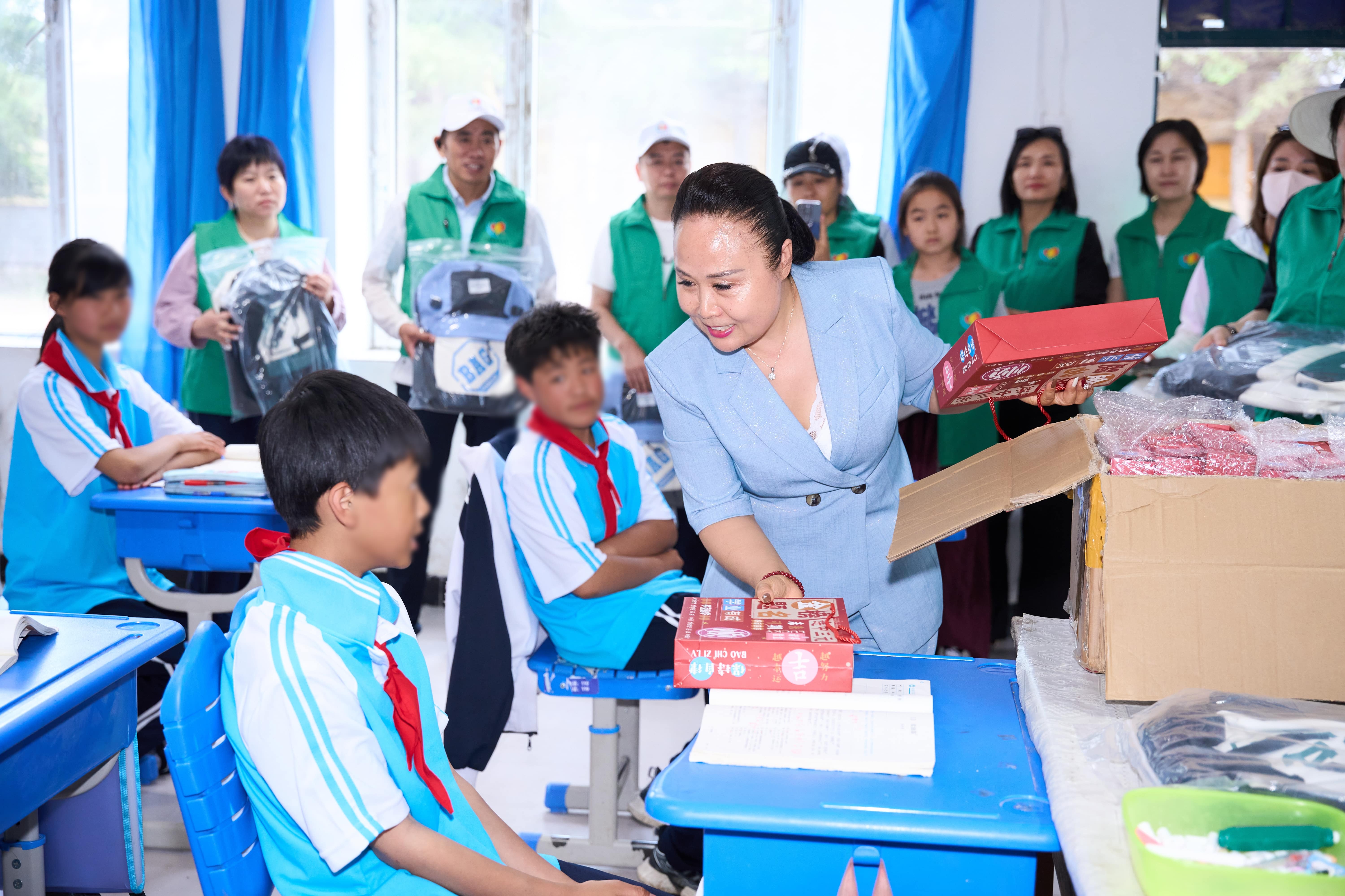 第254所 黑龙江巴彦县黑山镇民乐村九州官方网站平台（中国）官方网站侯玉霞学校