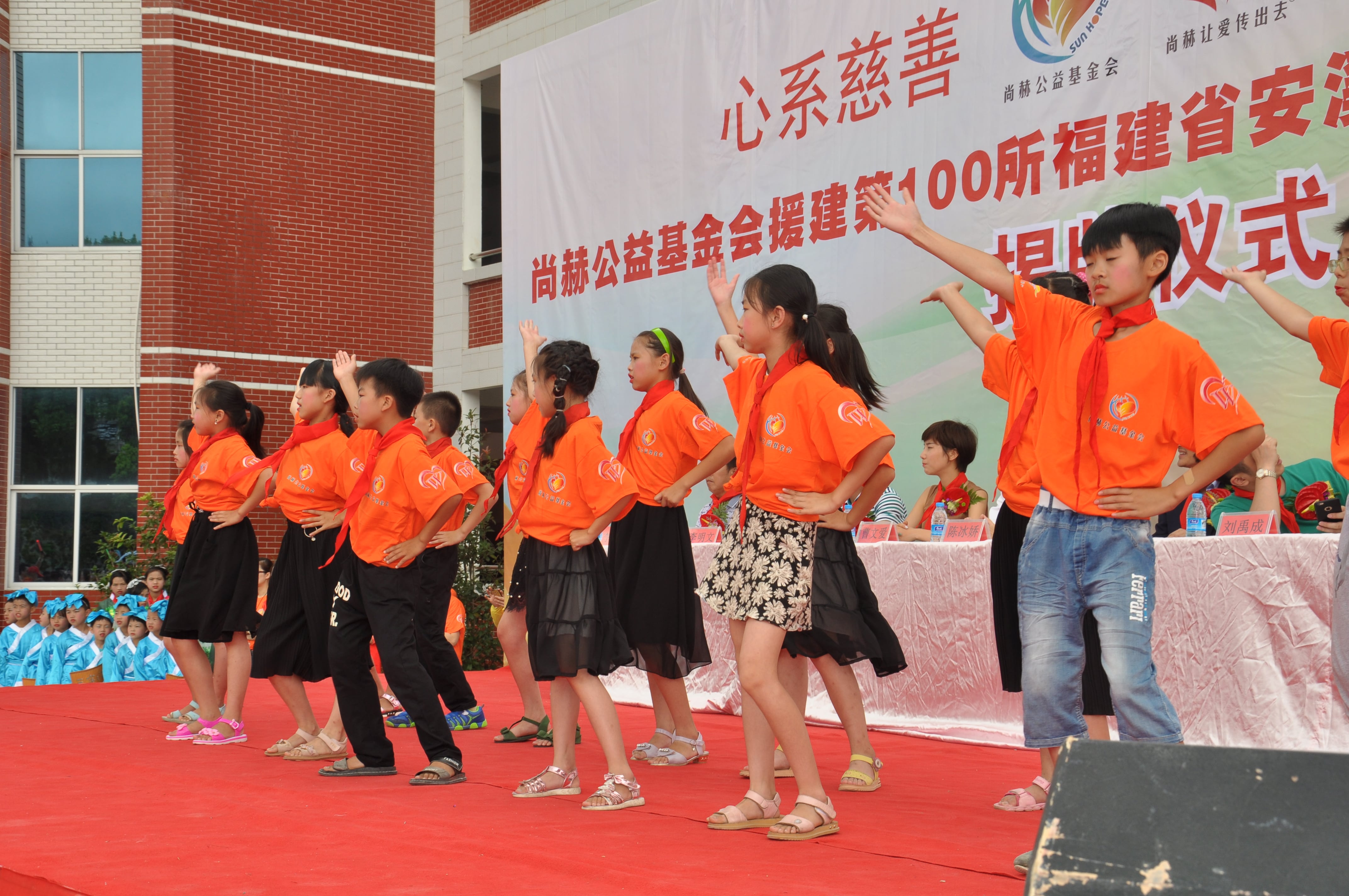 第100所 安溪县龙涓乡九州官方网站平台（中国）官方网站陈冰娇小学