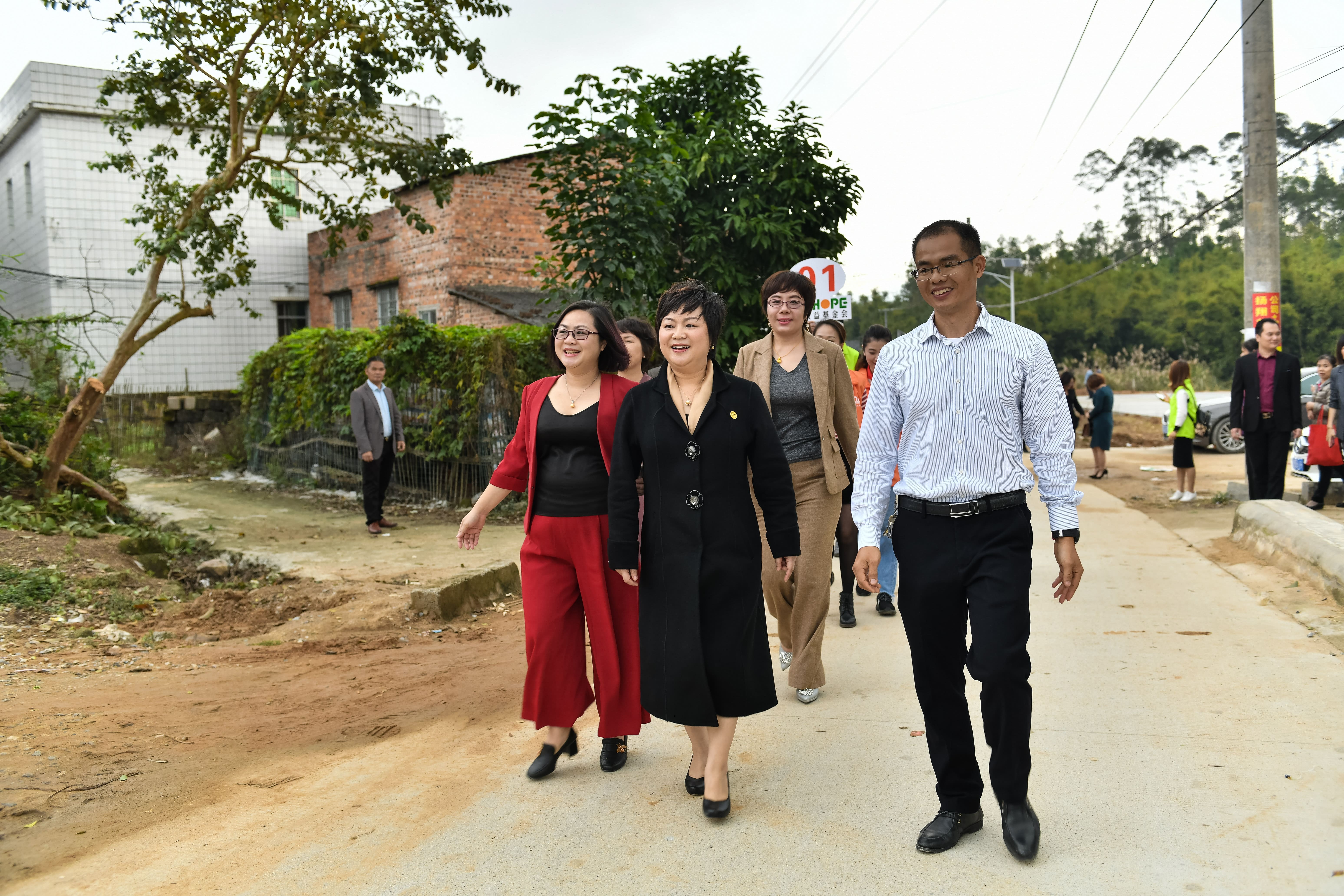 第184所  南宁市宾阳县思陇镇昆仑村九州官方网站平台（中国）官方网站韦玲小学